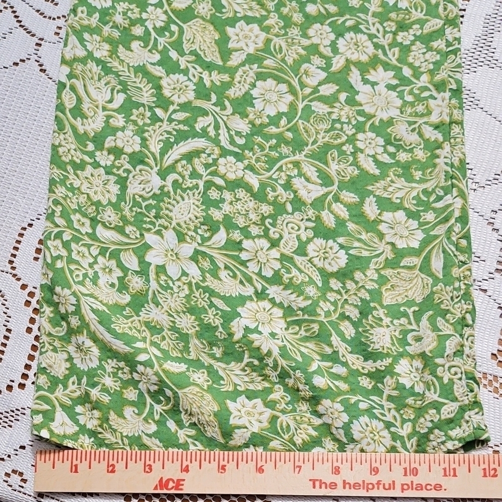 Elegant Floral Wide Leg Pants in Green - Picture 7 of 13
